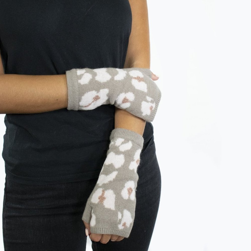 Portolano Cashmere ANIMAL PRINT Fingerless Gloves- Mushroom Grey, White